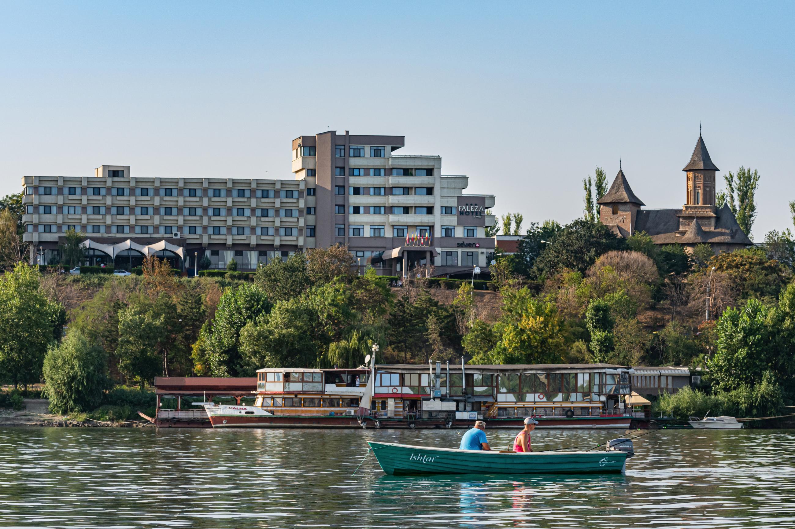 Faleza Hotel By Vega Galaţi エクステリア 写真