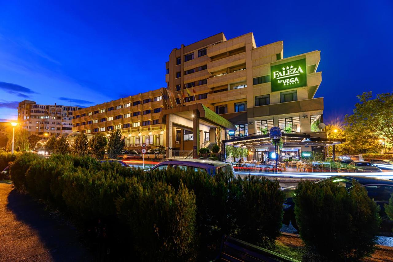 Faleza Hotel By Vega Galaţi エクステリア 写真